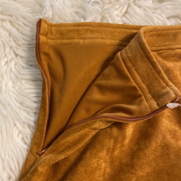 ARYEH Suede Skirt size M brand new with tag color camel waist 30” - Picture 8 of 12